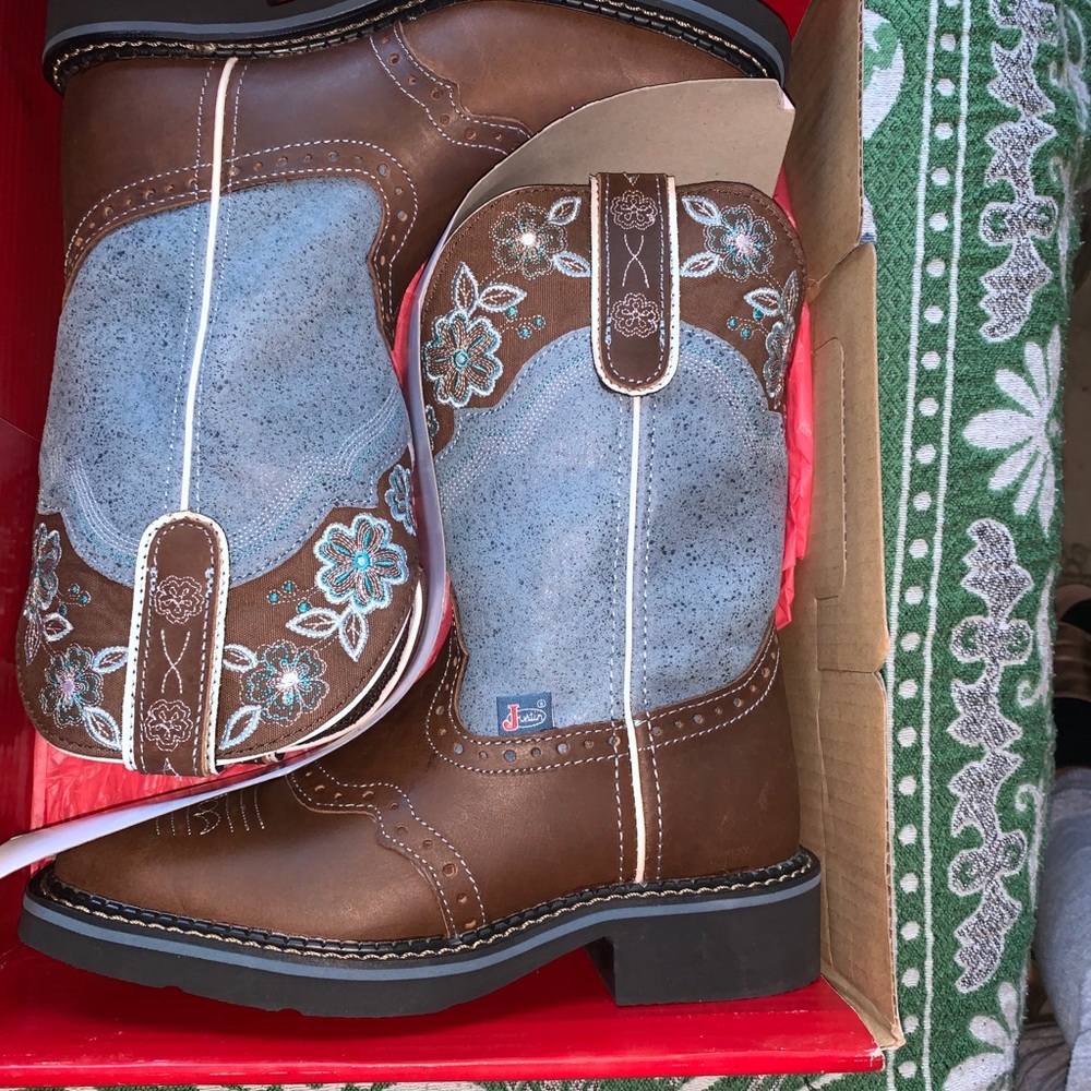 Justin cowboy boots